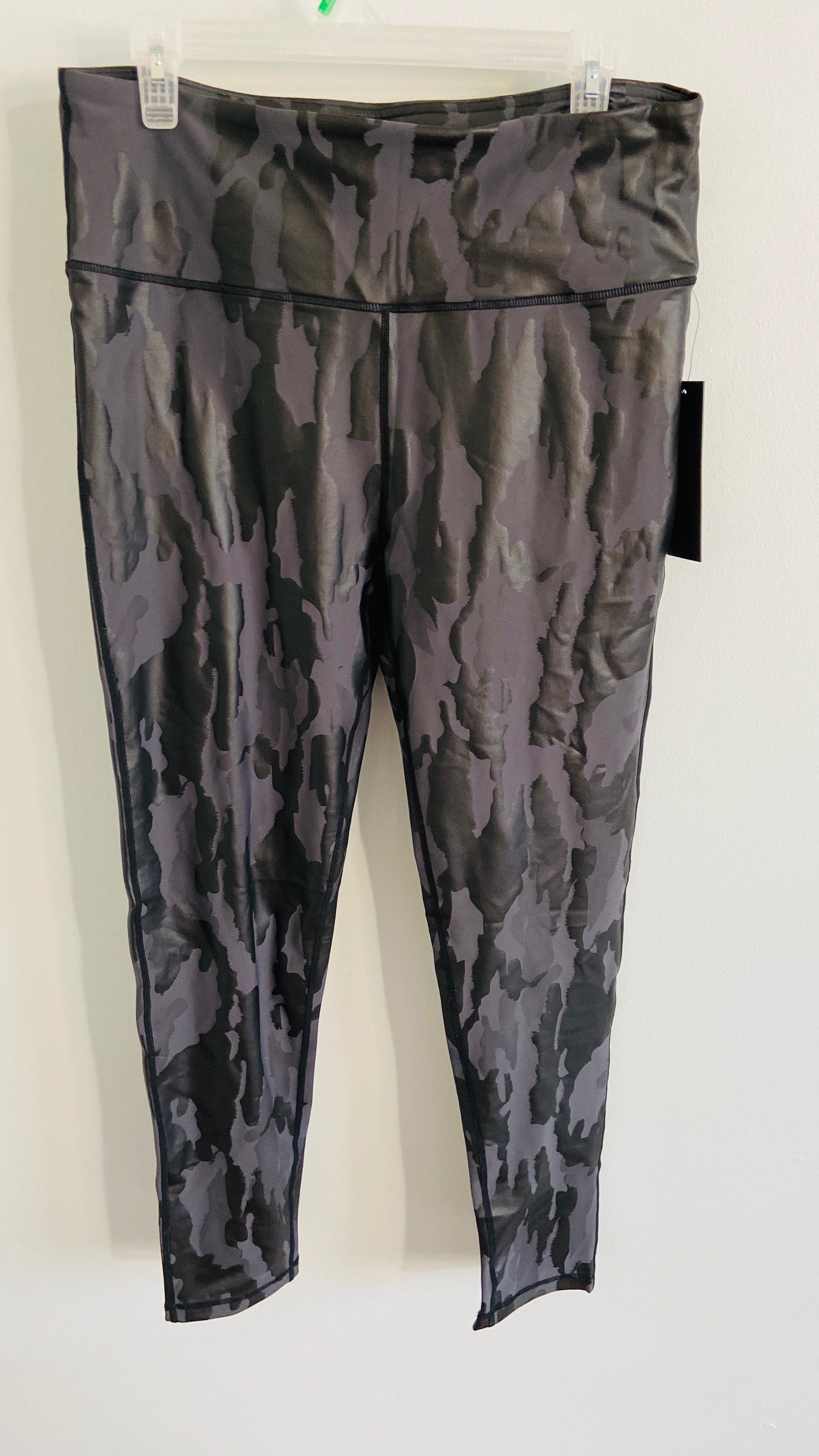 176 Black -  CAMO JAQUARD LEGGING - BLACK (LARGE SIZED) XL,1XL, 2XL, 3XL - Perception0one.com